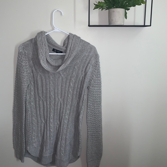 URBAN BEHAVIOUR - Picture 1 of 2